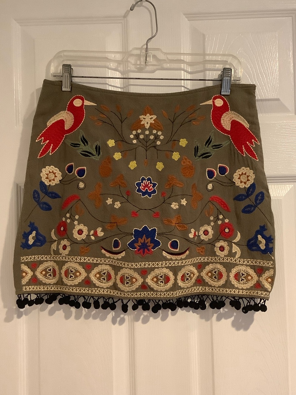 UMGEE Brown PomPom Trim Embroidered Birds Floral Boho Artsy Fall
Mini Skirt M